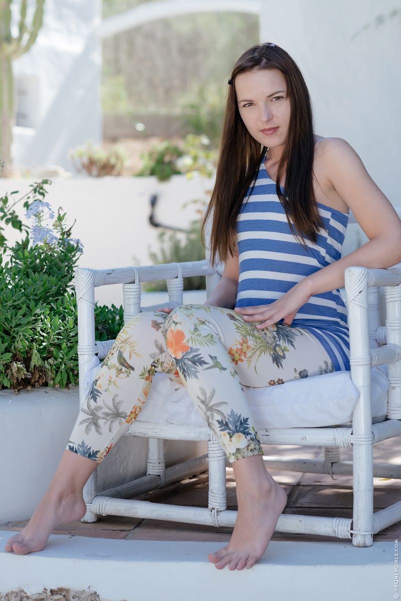 ivana fukalot look at me Brunette Ivana Fukalot with Landing Strip Wearing Leggings - Image Gallery  #208191